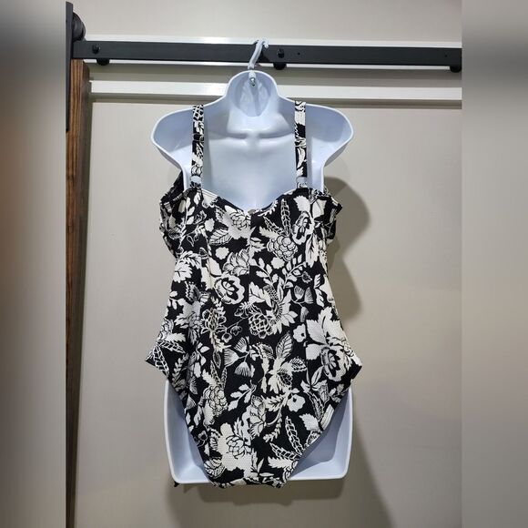 Artesands Cantata Forte Hayes swimsuit NWOT size 18 D/DD Floral black and White - Picture 4 of 6